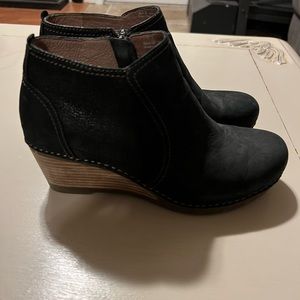 Dansko booties 38